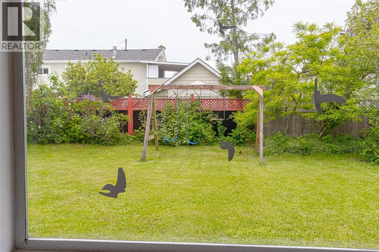 10046 Judson Pl, Sidney, British Columbia  V8L 3M3 - Photo 17 - 1034623