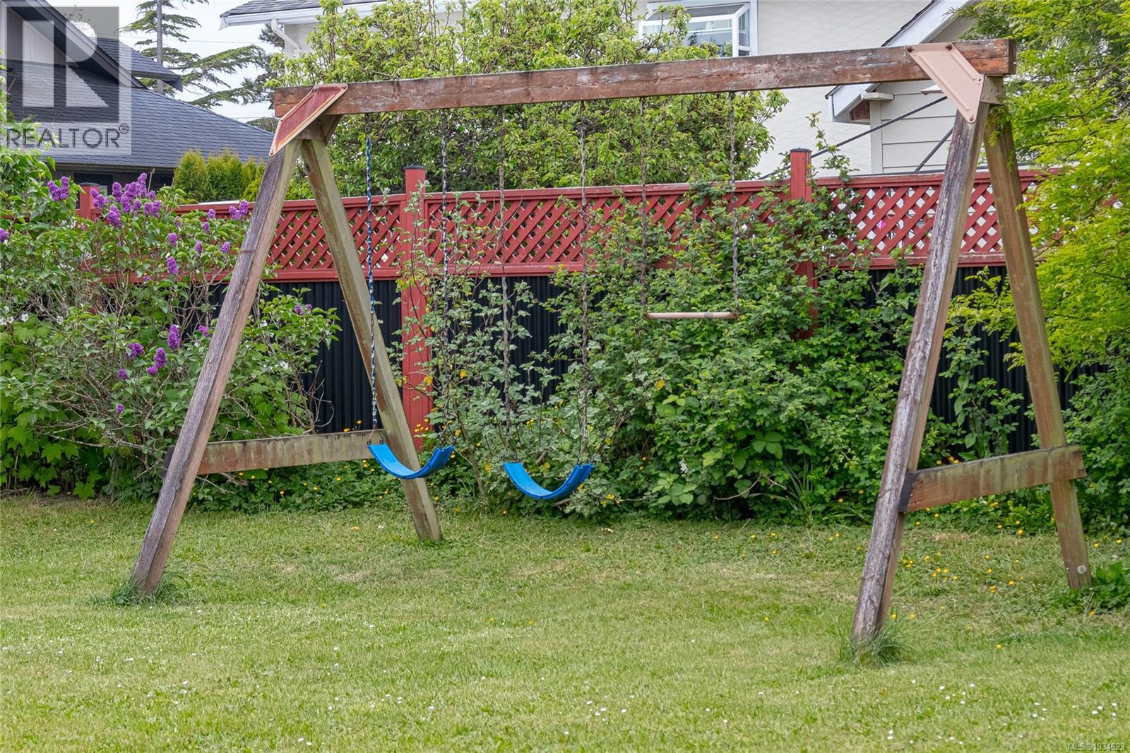 10046 Judson Pl, Sidney, British Columbia  V8L 3M3 - Photo 41 - 1034623