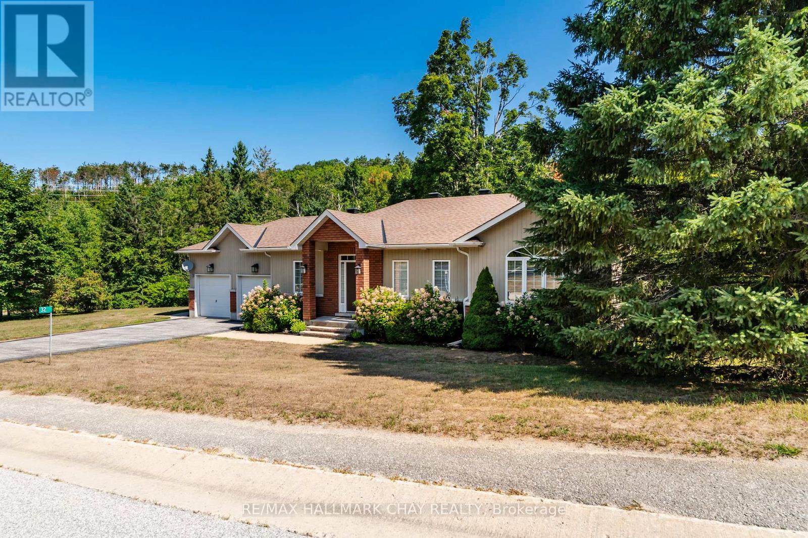 32 Valleycrest Drive, Oro-Medonte, Ontario  L0L 2L0 - Photo 3 - S12787354