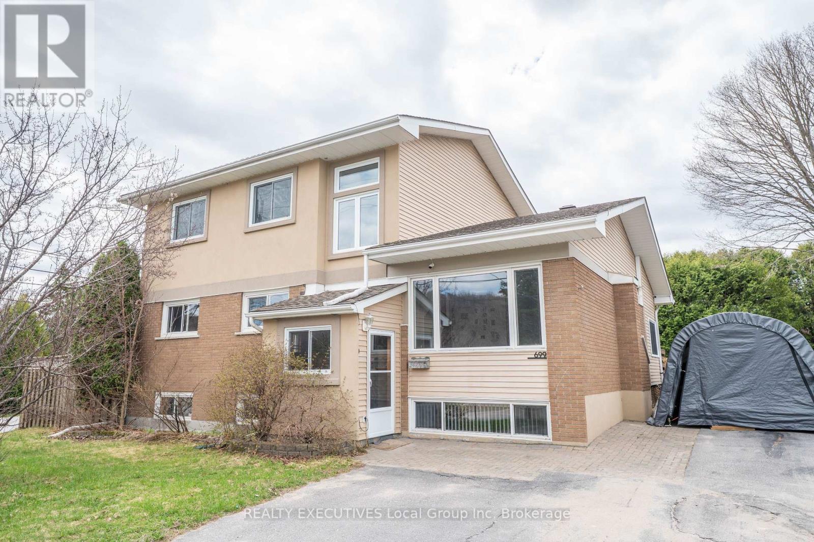 699 Norman Avenue, North Bay, Ontario  P1B 8C2 - Photo 1 - X13095754