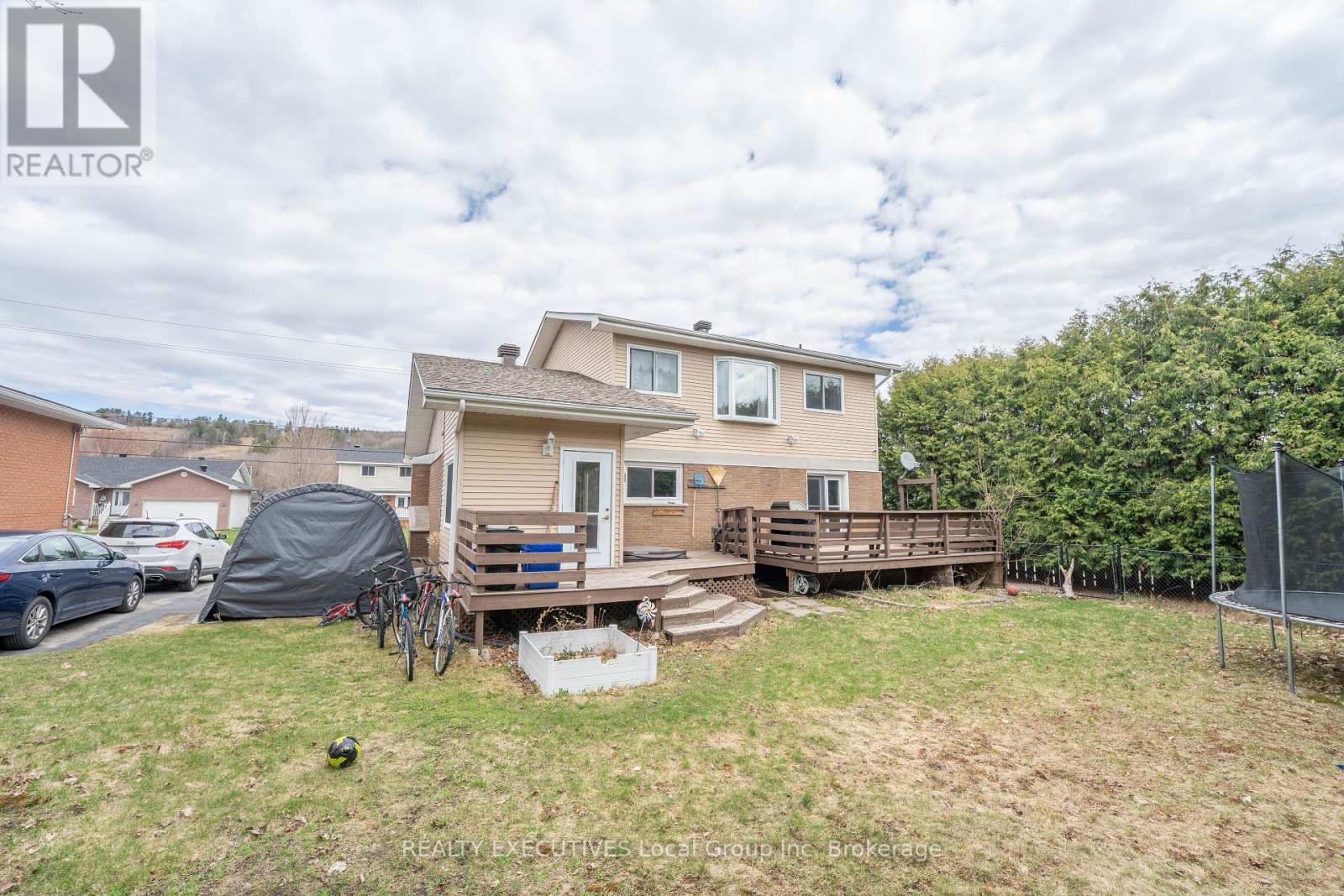 699 Norman Avenue, North Bay, Ontario  P1B 8C2 - Photo 2 - X13095754