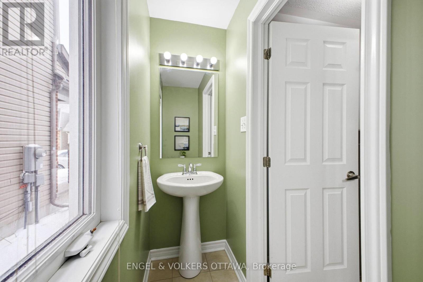 2206 Watercolours Way, Ottawa, Ontario  K2J 5J8 - Photo 19 - X12905272