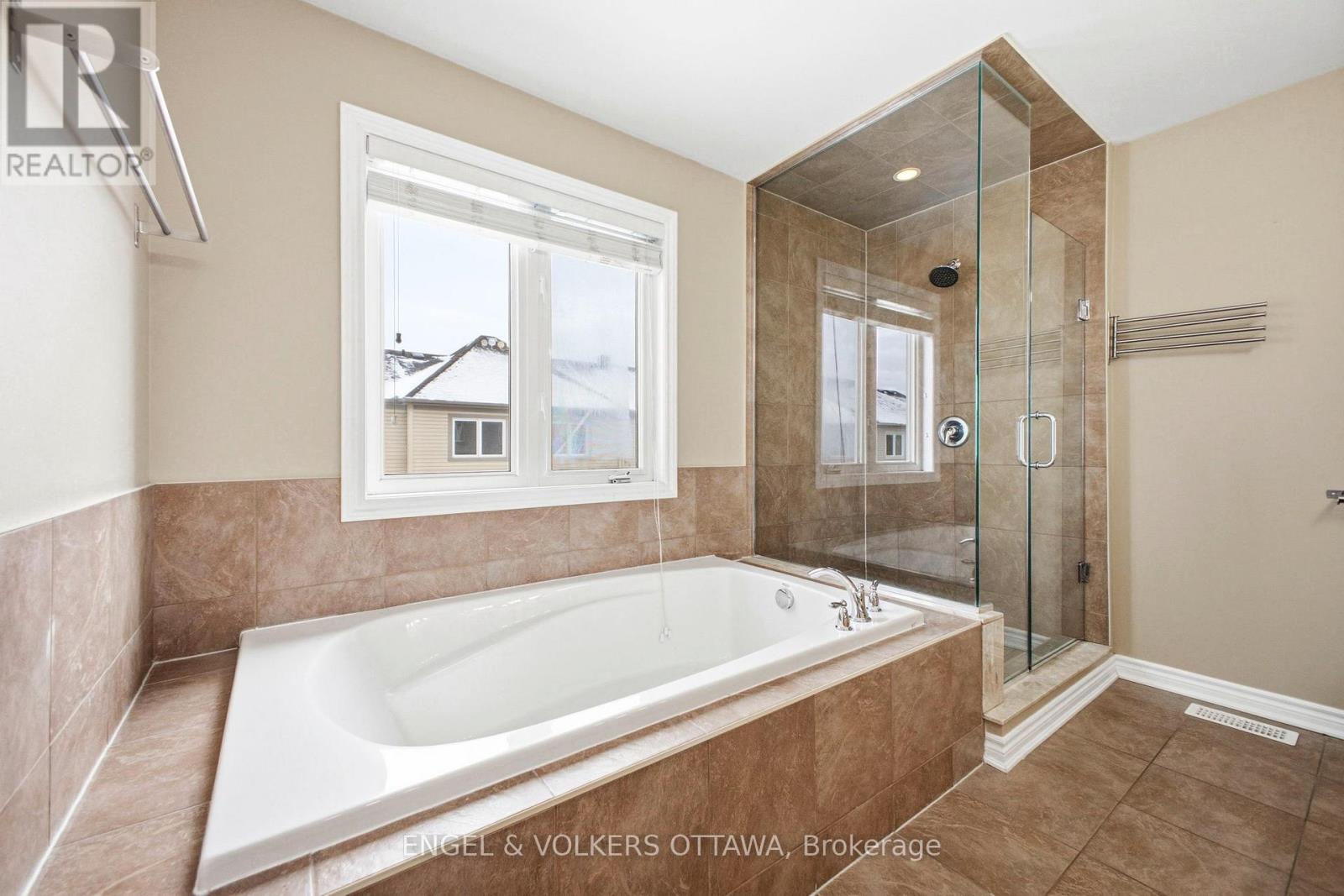2206 Watercolours Way, Ottawa, Ontario  K2J 5J8 - Photo 22 - X12905272