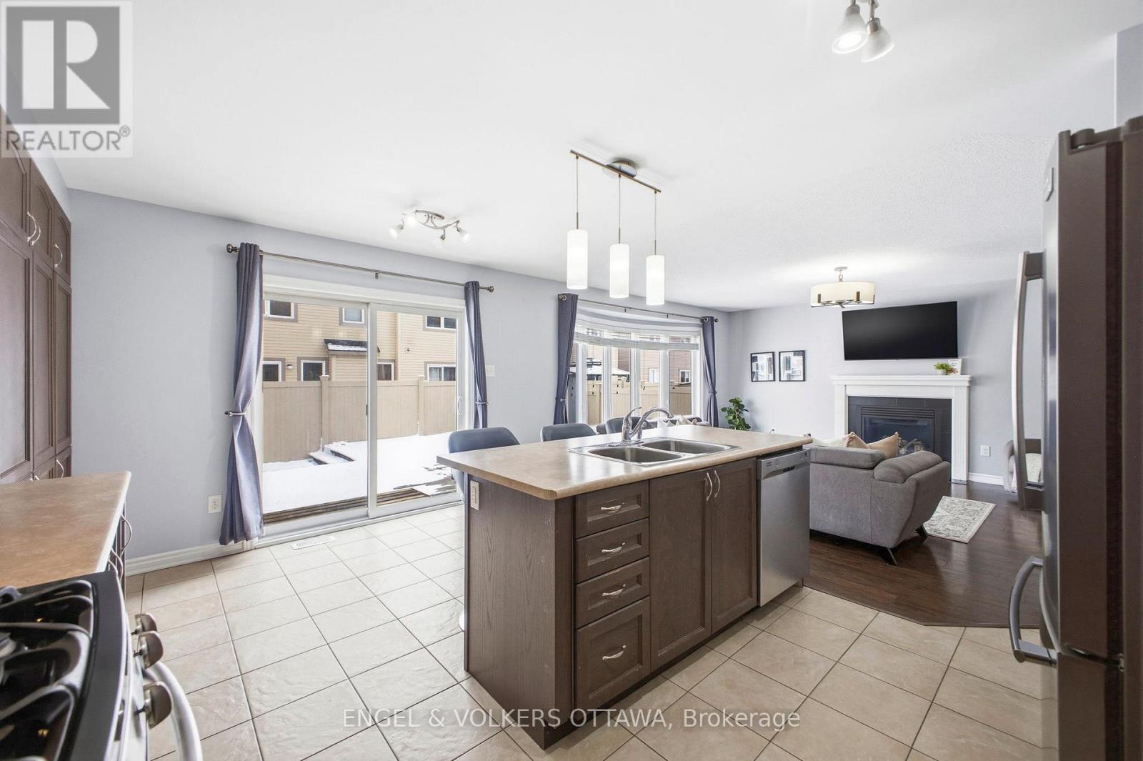 2206 Watercolours Way, Ottawa, Ontario  K2J 5J8 - Photo 9 - X12905272