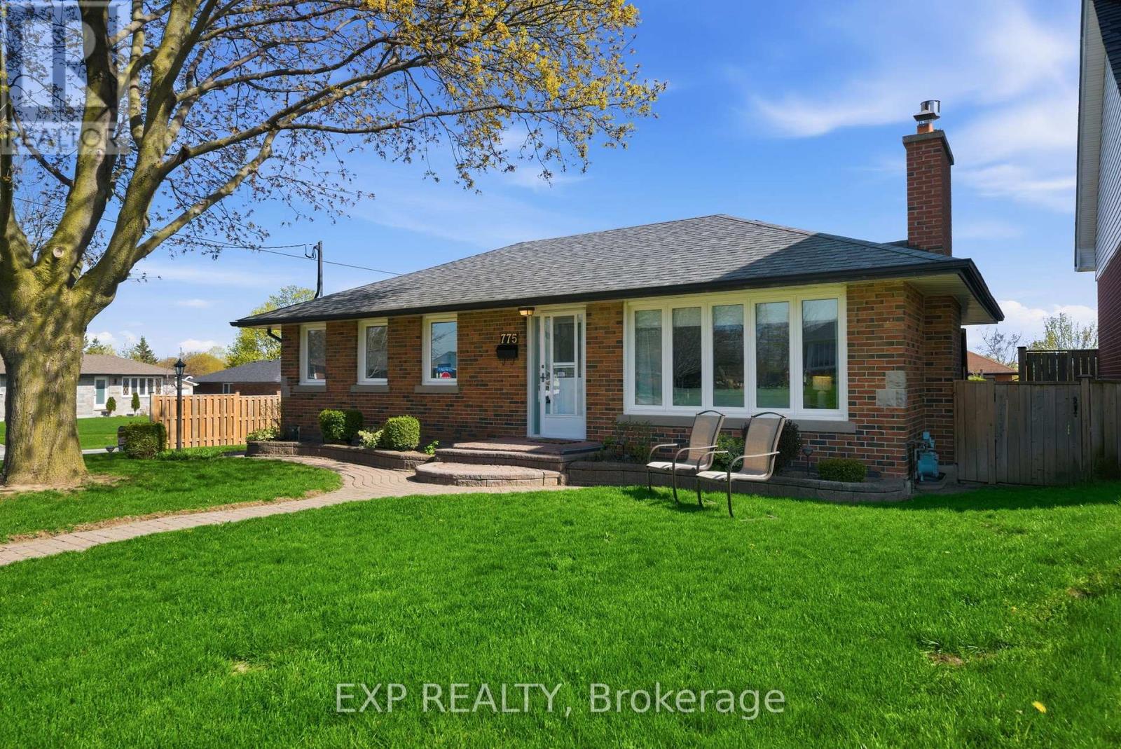 775 Emerson Avenue, Oshawa, Ontario  L1H 3L2 - Photo 2 - E13095896
