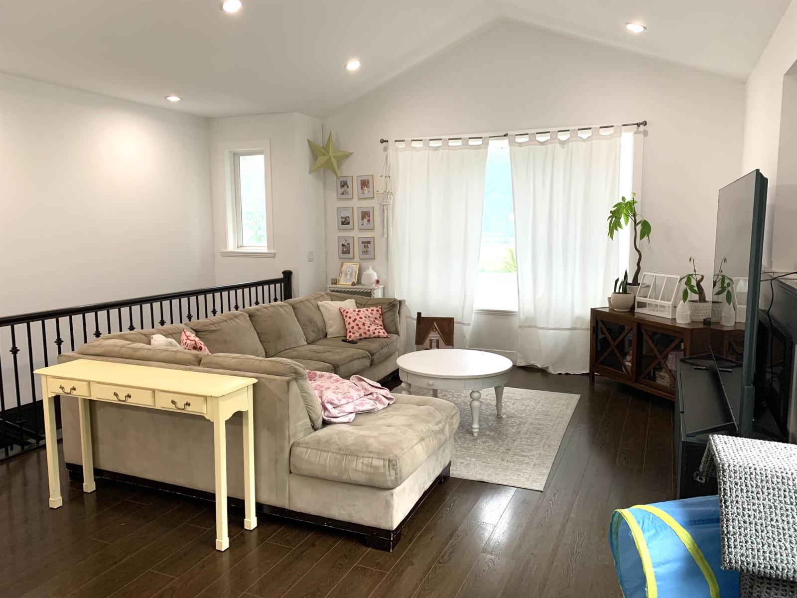 10710 Sylvester Road, Mission, British Columbia  V2V 4J1 - Photo 6 - R3120095