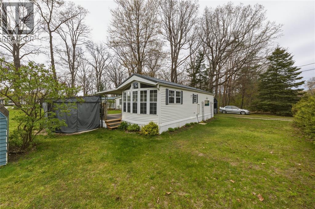 9951 Northville Crescent Unit# 11, Lambton Shores, Ontario  N0M 2N0 - Photo 8 - 26009366