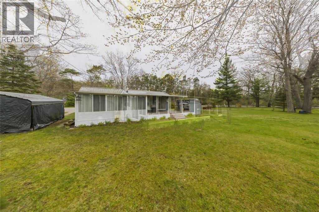 9951 Northville Crescent Unit# 11, Lambton Shores, Ontario  N0M 2N0 - Photo 6 - 26009366