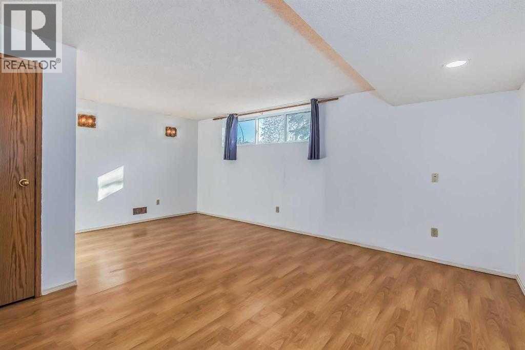 39 Bermuda Drive, Calgary, Alberta  T3K 1H5 - Photo 29 - A2308880