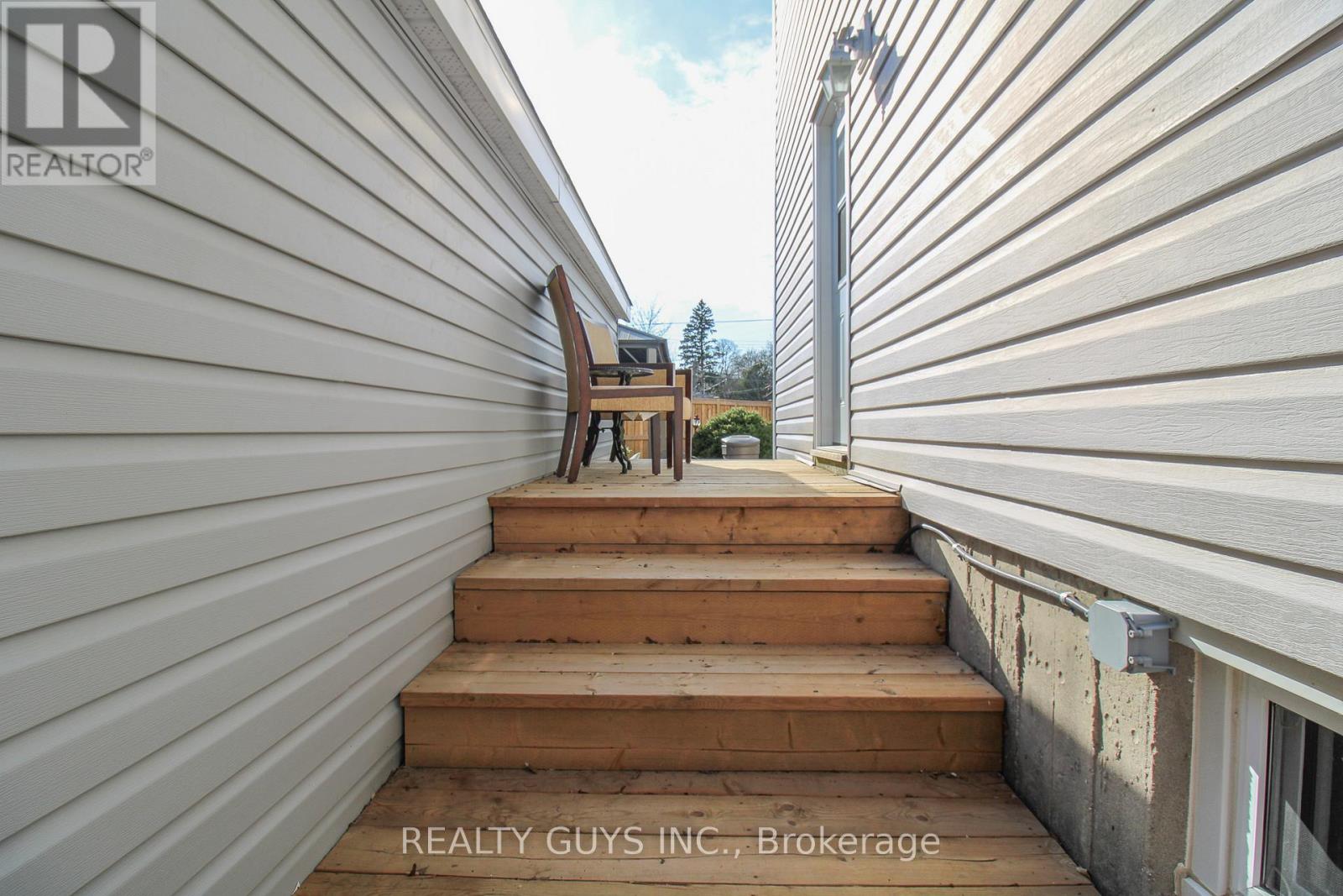 727 Chesterfield Avenue, Peterborough, Ontario  K9H 4Y1 - Photo 6 - X13095888