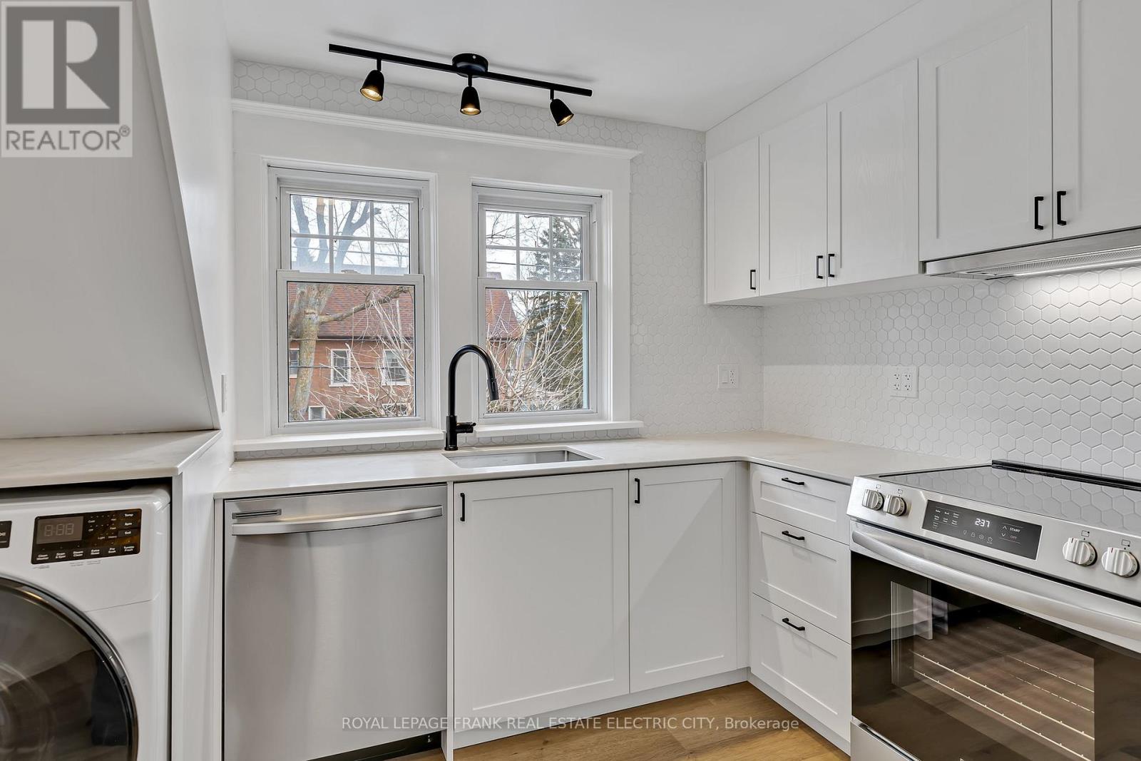 1353 Monaghan Road, Peterborough, Ontario  K9J 5M2 - Photo 8 - X13095986