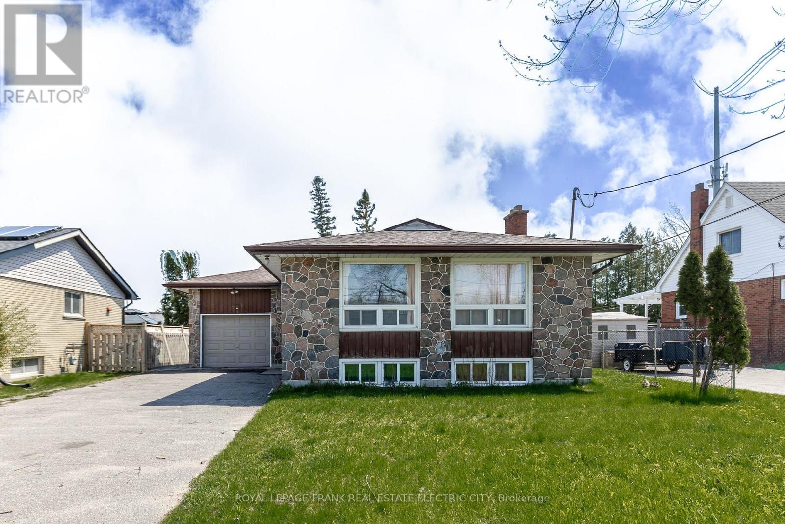 941 CRAWFORD DRIVE, Peterborough, Ontario