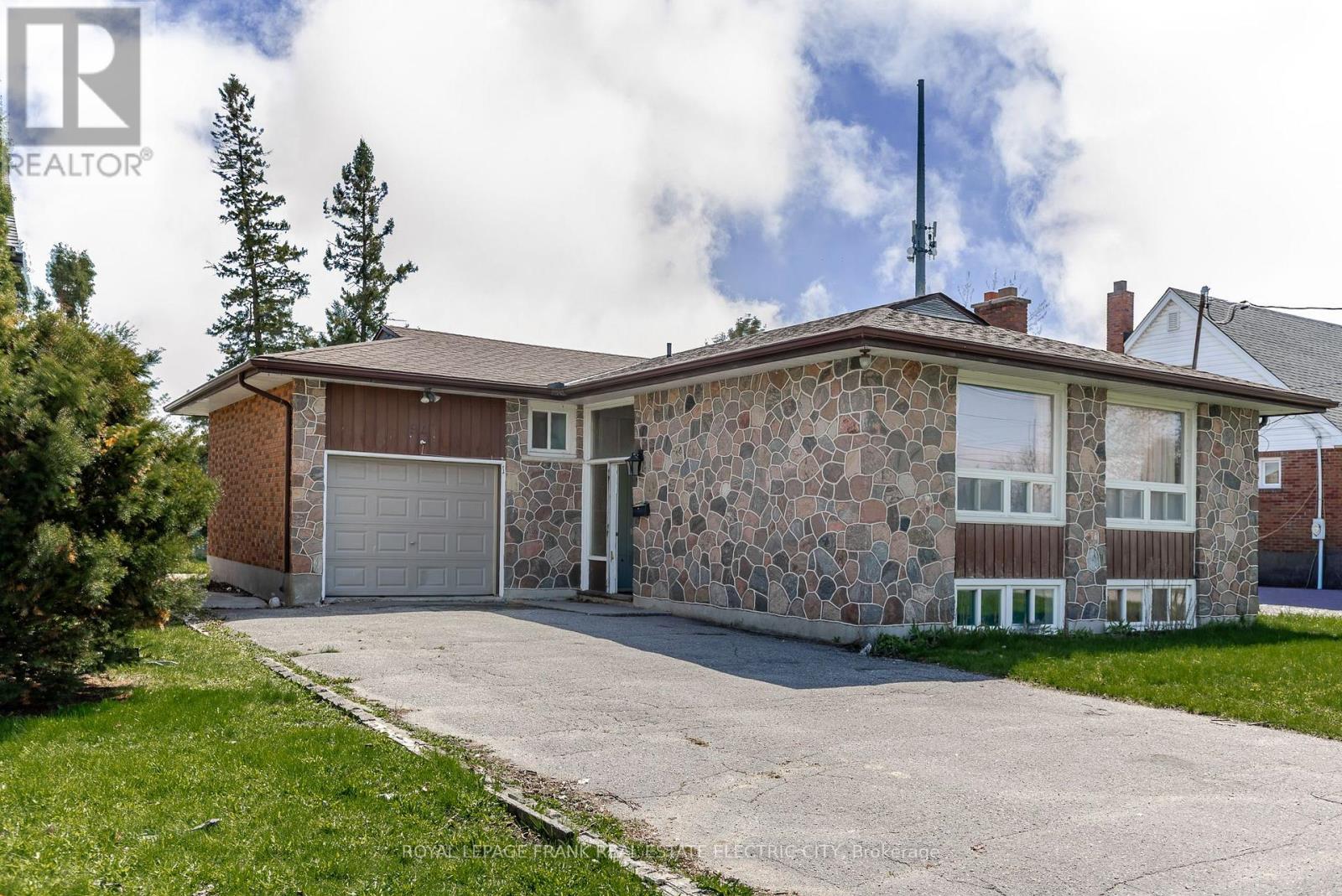 941 Crawford Drive, Peterborough, Ontario  K9J 3X1 - Photo 2 - X13096016