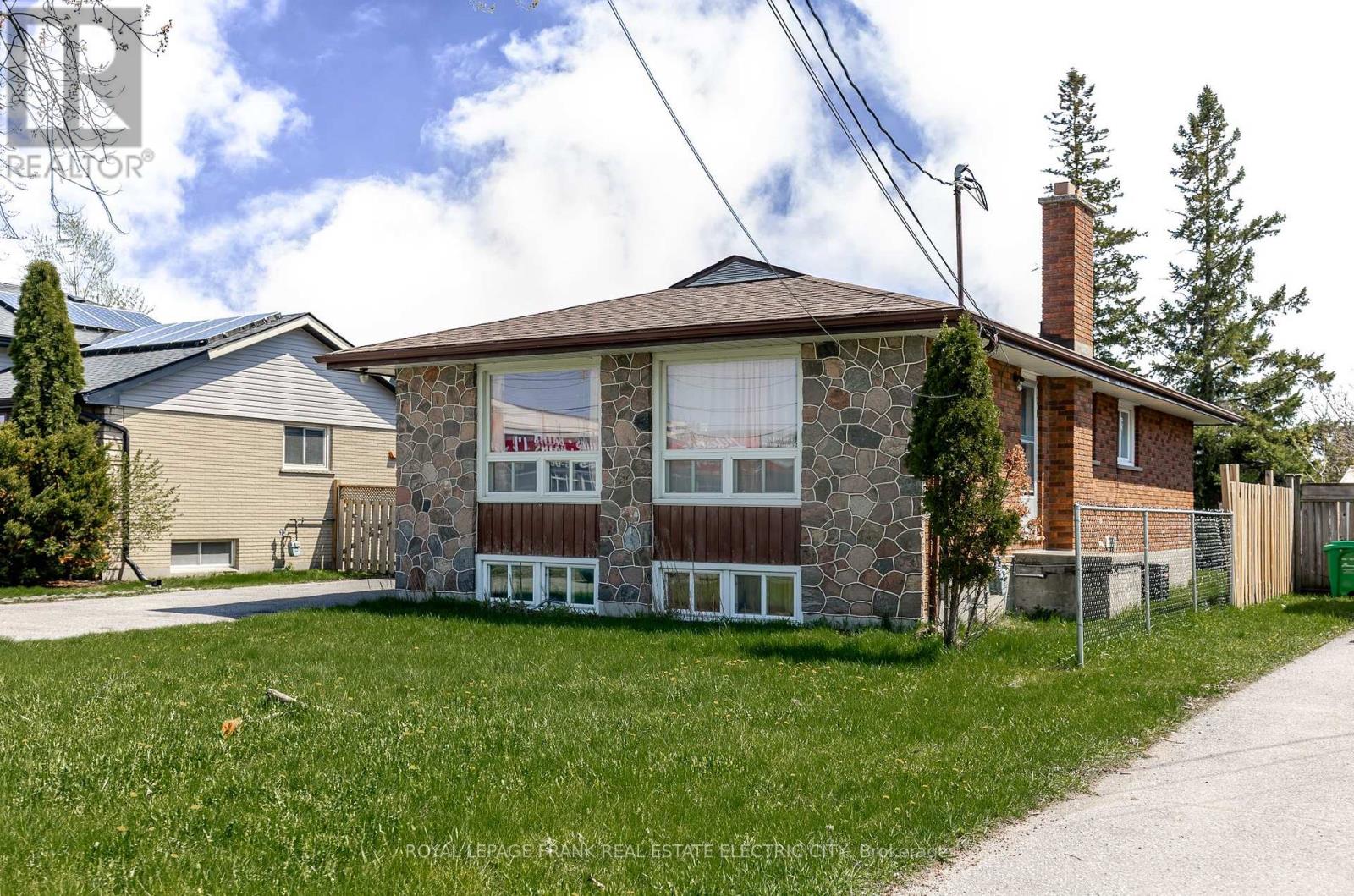 941 Crawford Drive, Peterborough, Ontario  K9J 3X1 - Photo 3 - X13096016