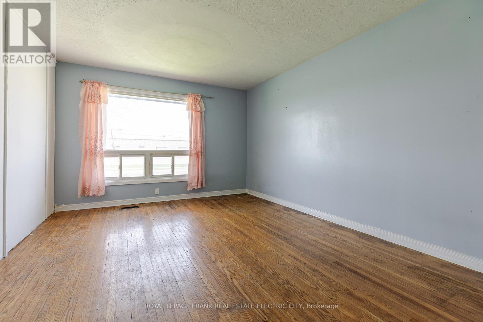 941 Crawford Drive, Peterborough, Ontario  K9J 3X1 - Photo 4 - X13096016