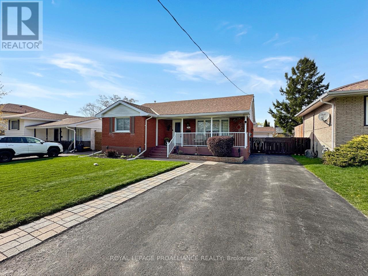 10 Chown Crescent, Belleville, Ontario  K8P 4P9 - Photo 2 - X13096104