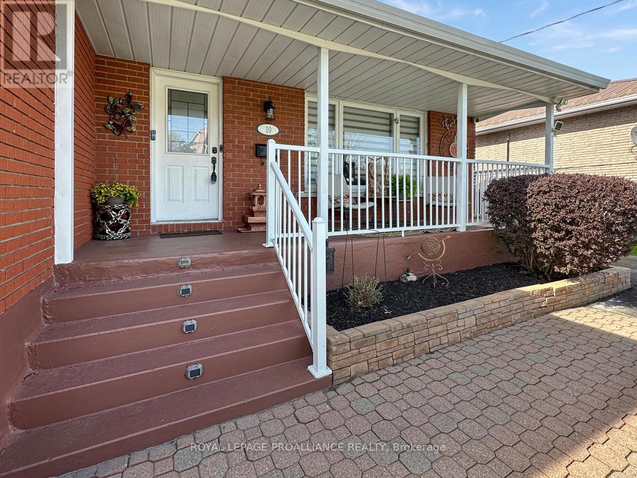 10 Chown Crescent, Belleville, Ontario  K8P 4P9 - Photo 3 - X13096104