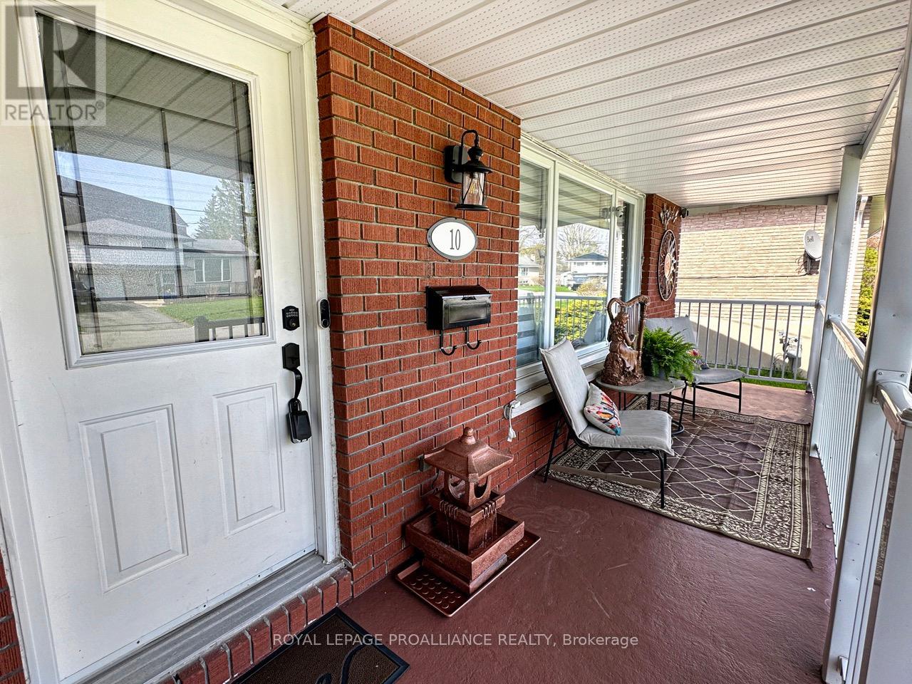 10 Chown Crescent, Belleville, Ontario  K8P 4P9 - Photo 4 - X13096104