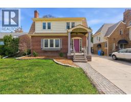 2146 WINDERMERE, Windsor, Ontario