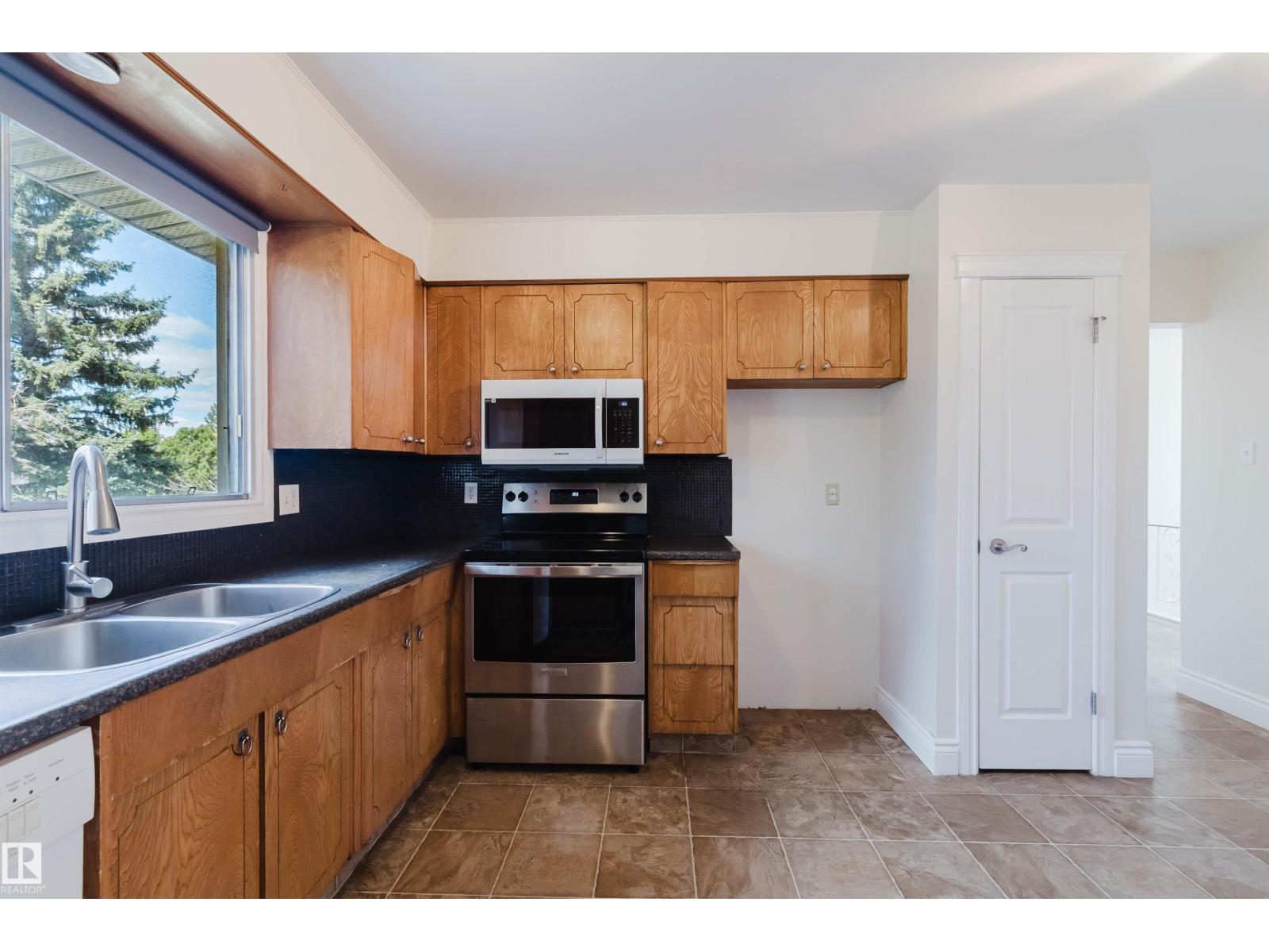 3752 114 St Nw, Edmonton, Alberta  T6J 1M4 - Photo 11 - E4486190