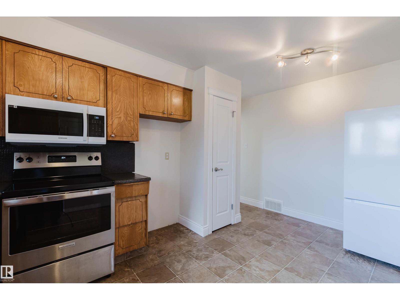 3752 114 St Nw, Edmonton, Alberta  T6J 1M4 - Photo 14 - E4486190