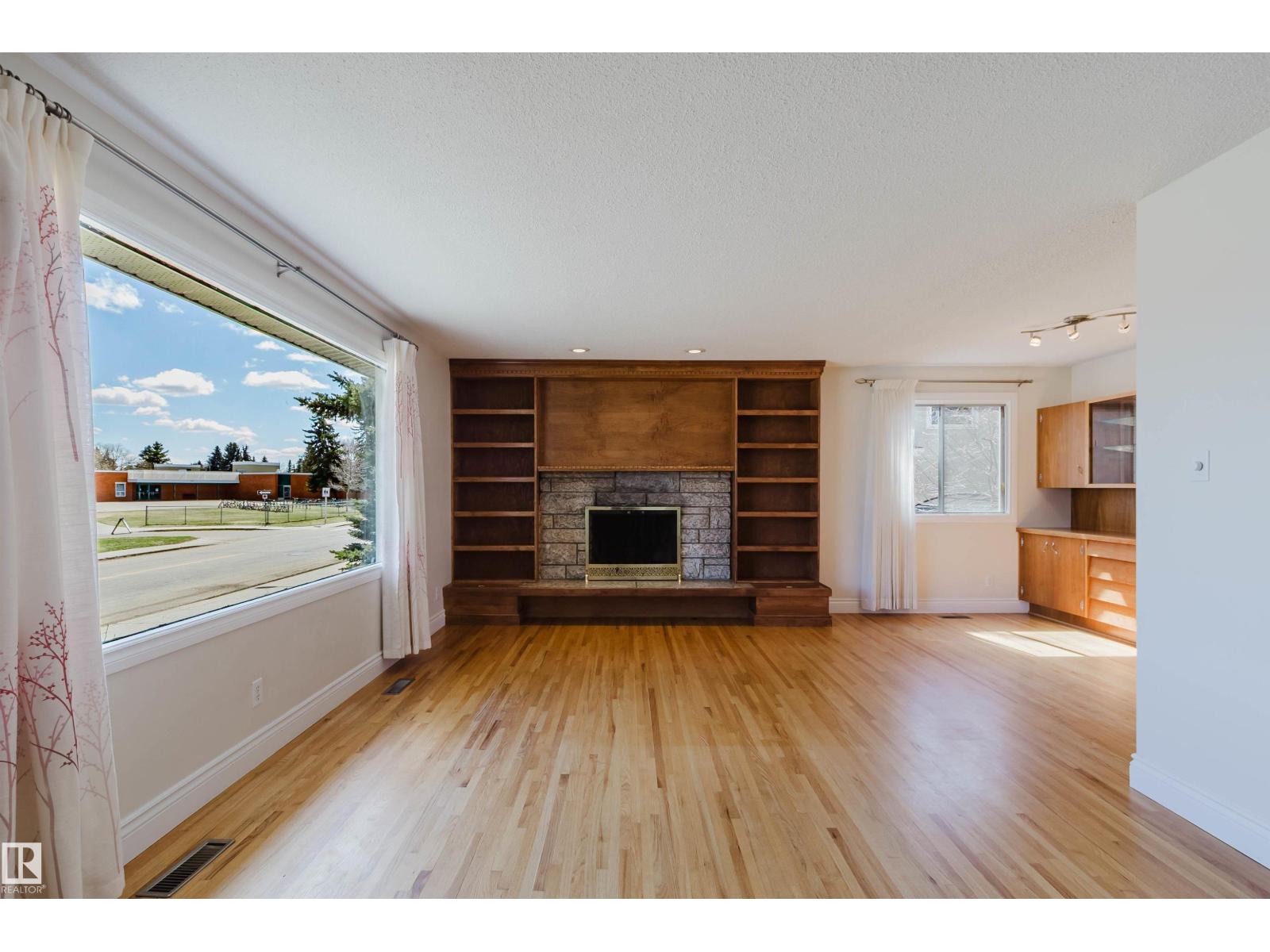 3752 114 St Nw, Edmonton, Alberta  T6J 1M4 - Photo 3 - E4486190