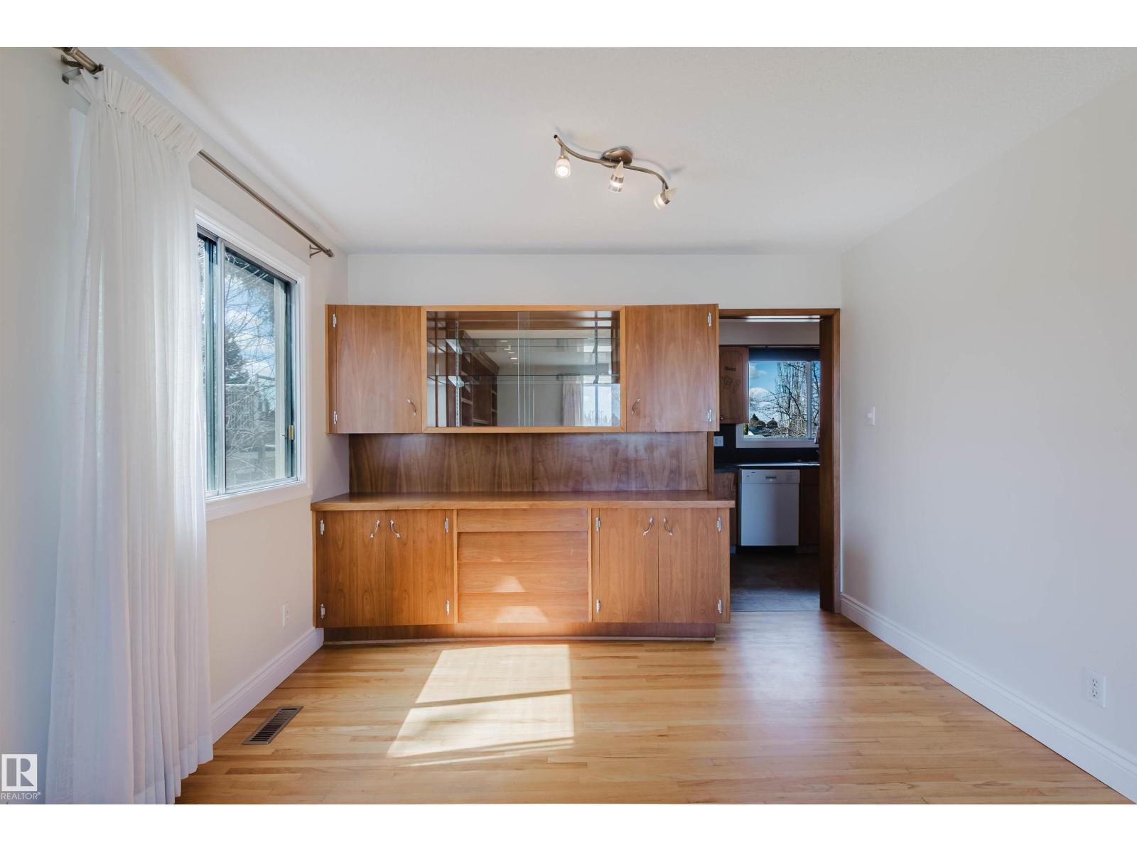 3752 114 St Nw, Edmonton, Alberta  T6J 1M4 - Photo 9 - E4486190