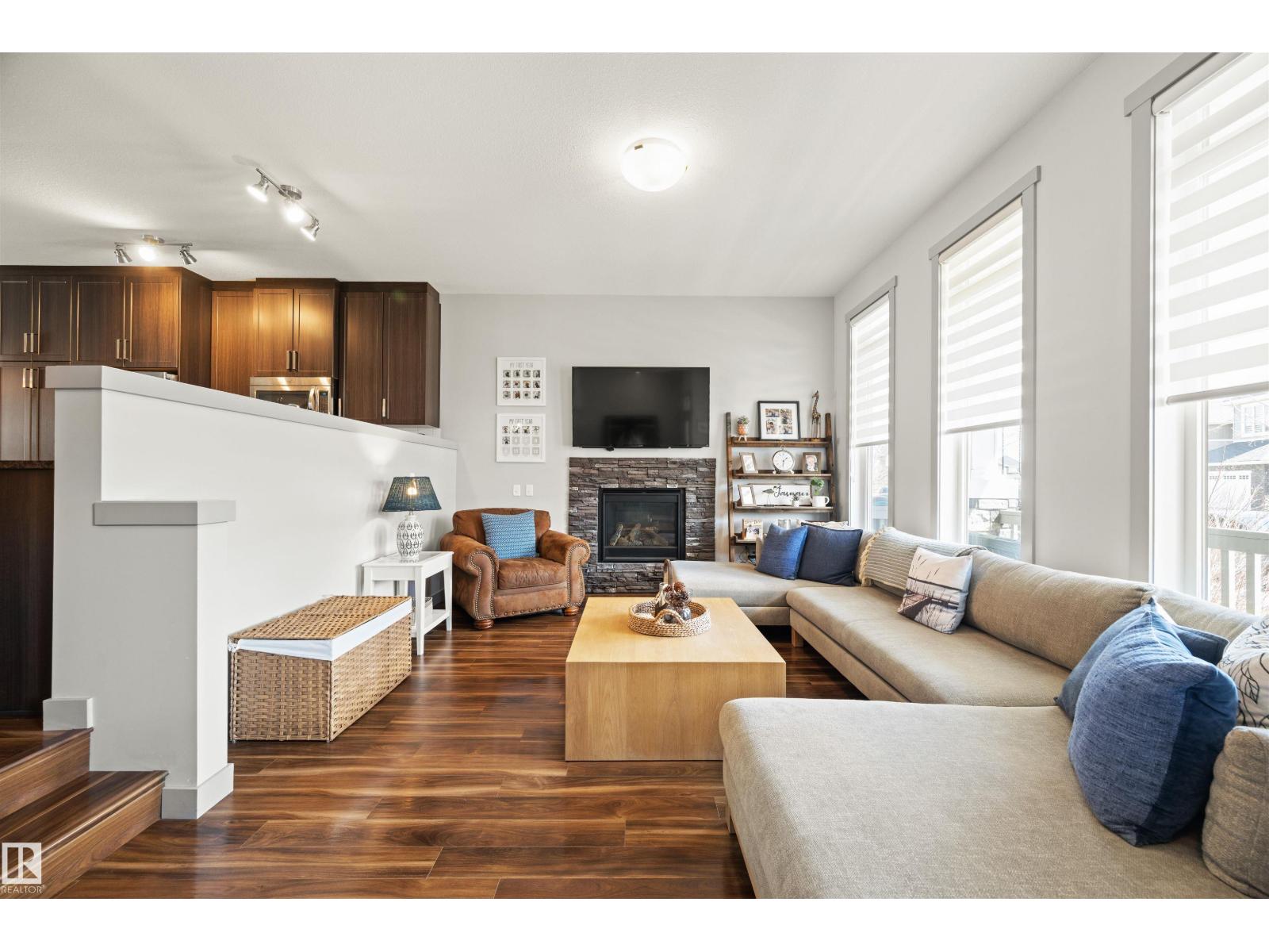 16460 15 Av Sw, Edmonton, Alberta  T6W 2Z7 - Photo 5 - E4486192
