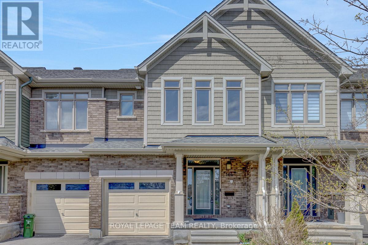 114 HAWKESWOOD DRIVE, Ottawa, Ontario