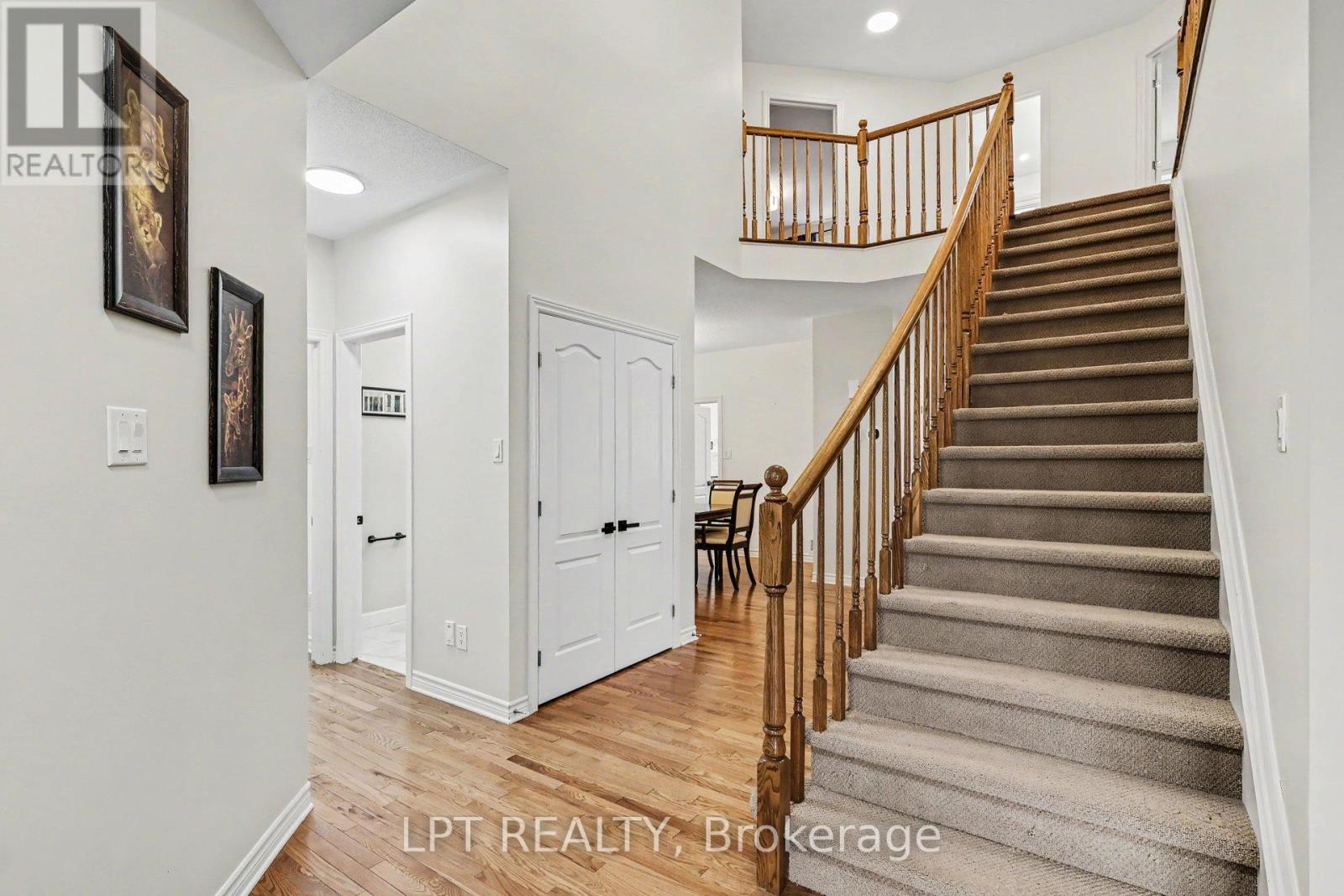 325 Creston Valley Way, Ottawa, Ontario  K1T 0G6 - Photo 3 - X13095794