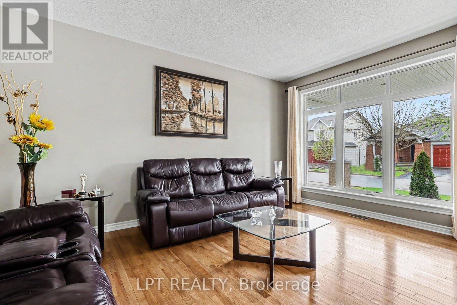 325 Creston Valley Way, Ottawa, Ontario  K1T 0G6 - Photo 8 - X13095794