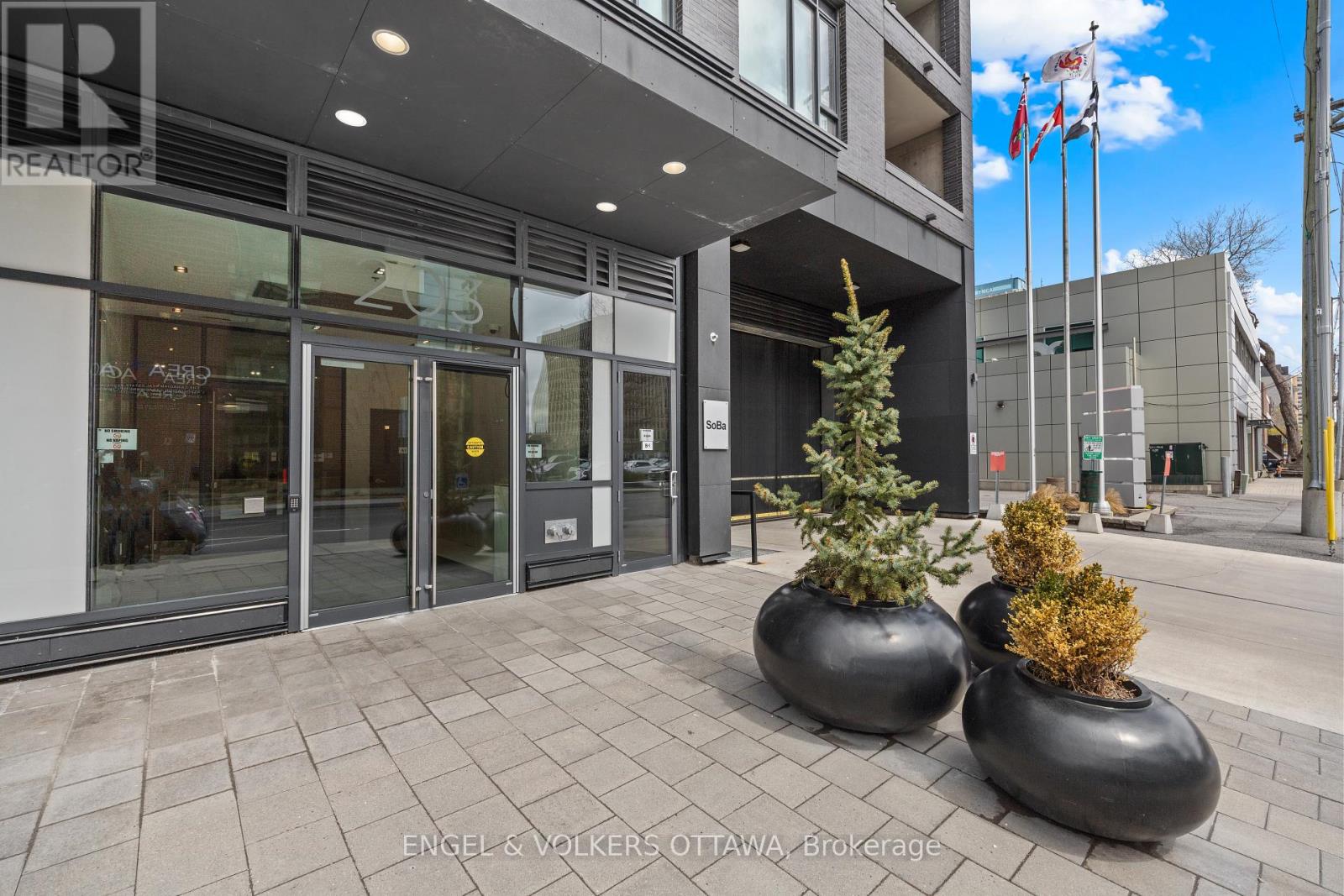 1701 - 203 Catherine Street, Ottawa, Ontario  K2P 1J5 - Photo 2 - X13095950