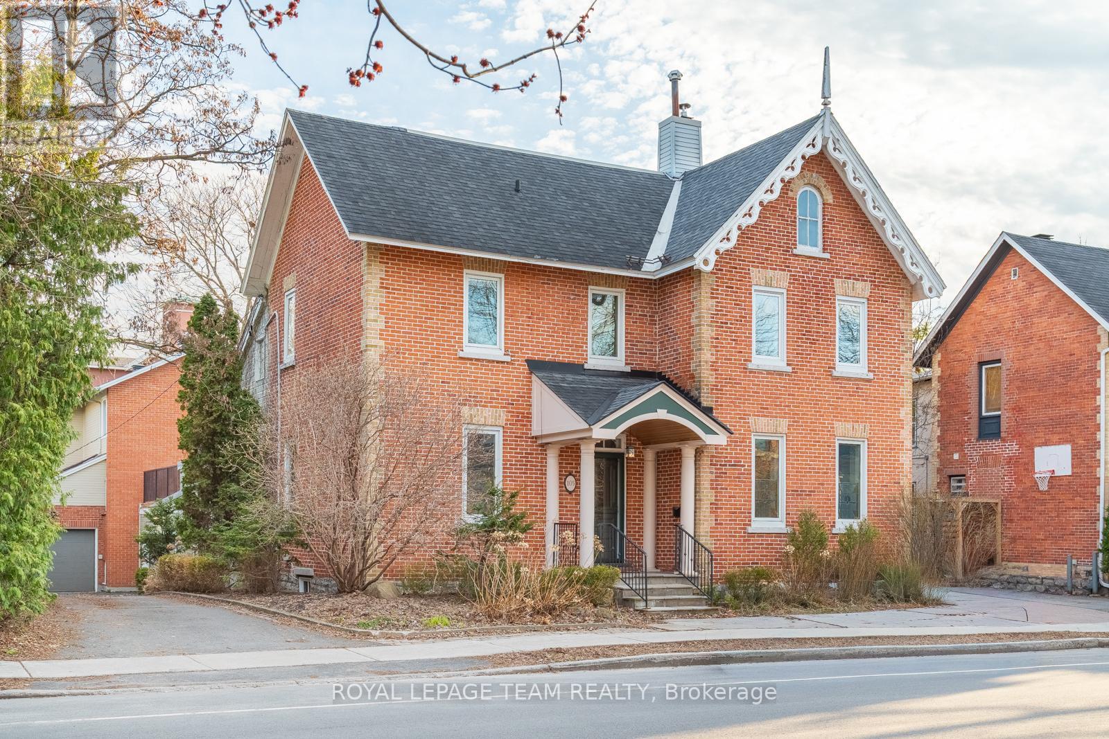 105 CRICHTON STREET, Ottawa, Ontario