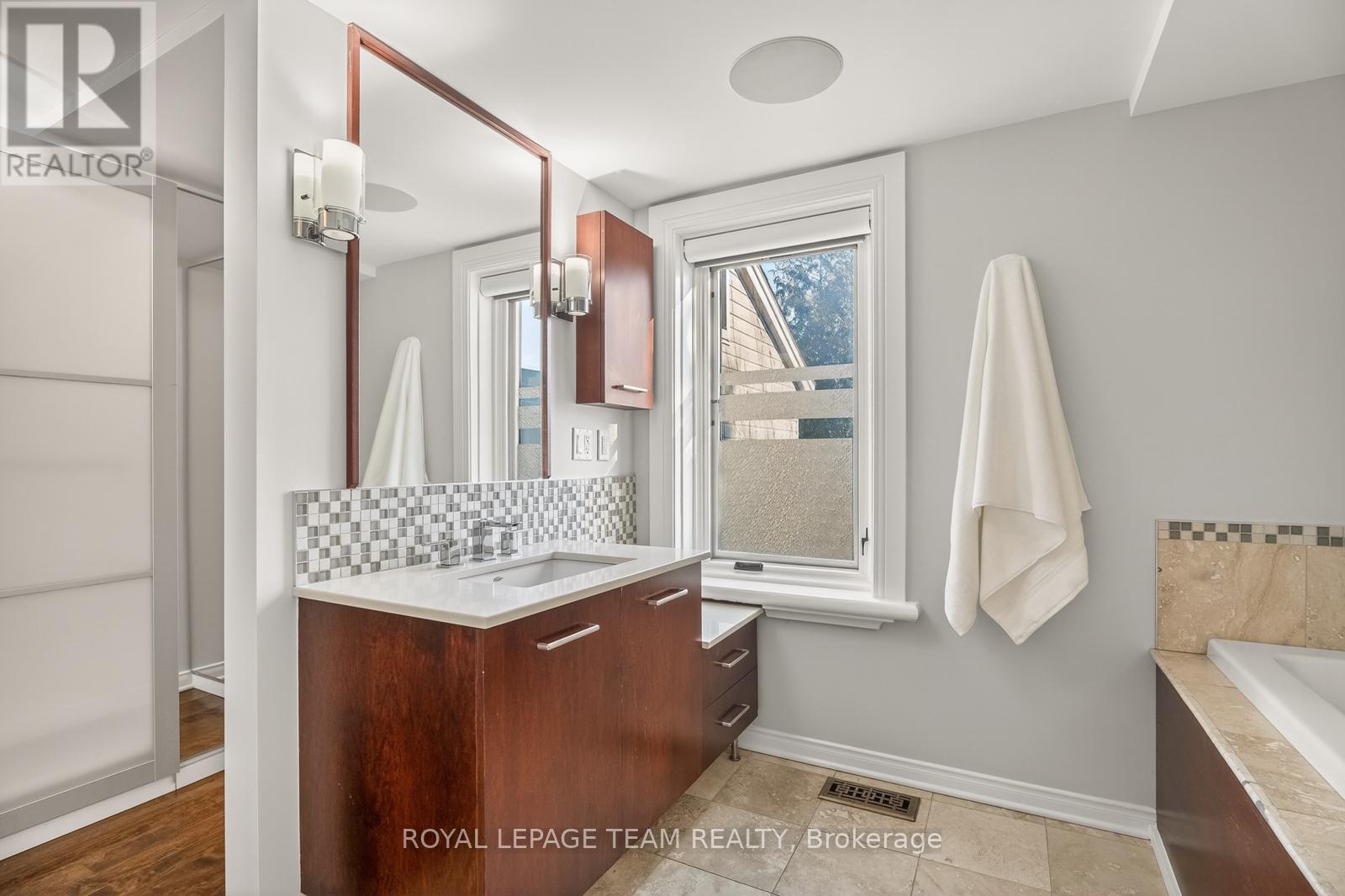 105 Crichton Street, Ottawa, Ontario  K1M 1V8 - Photo 10 - X13095994