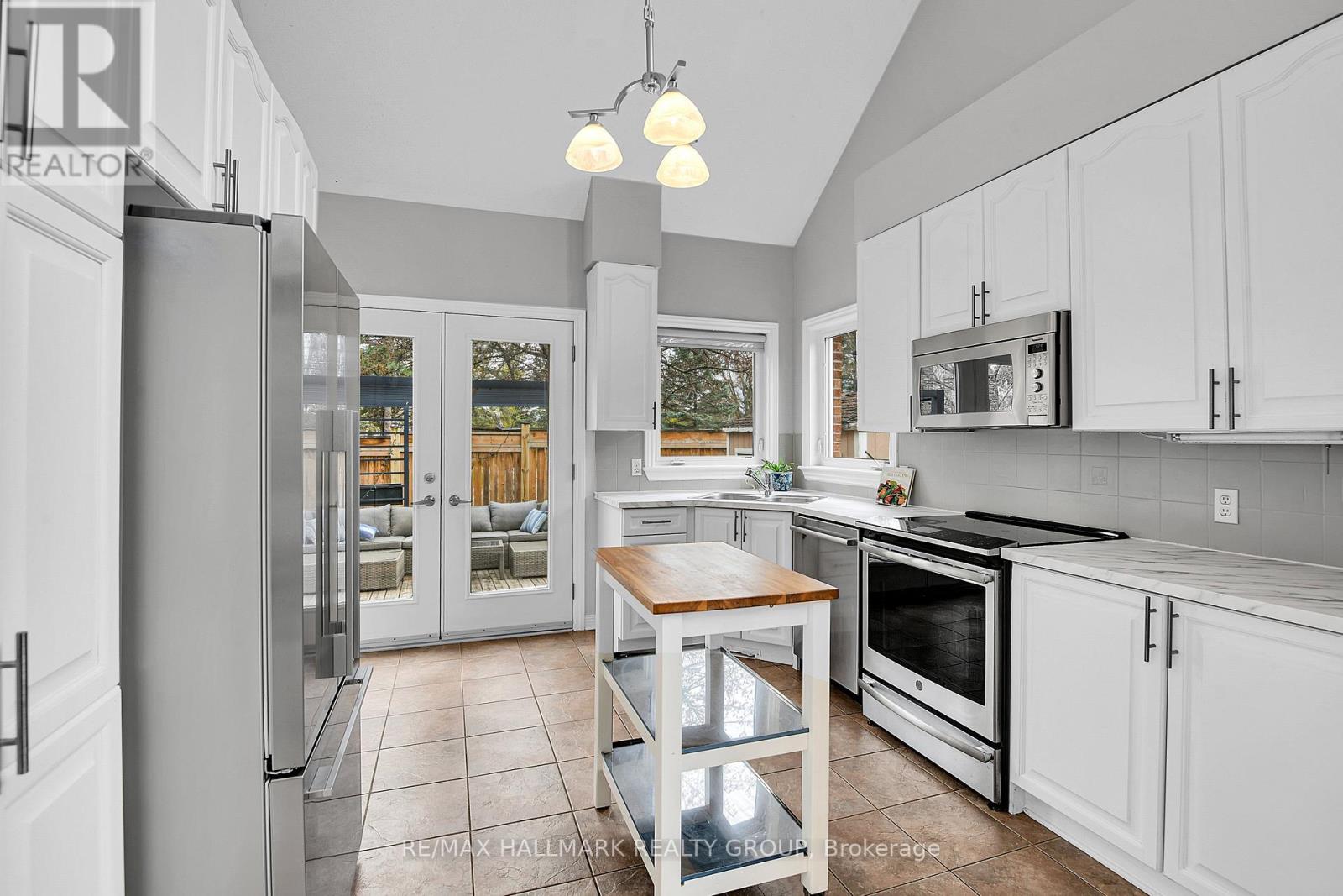 214 Laura Private, Ottawa, Ontario  K1B 1C8 - Photo 14 - X13096006