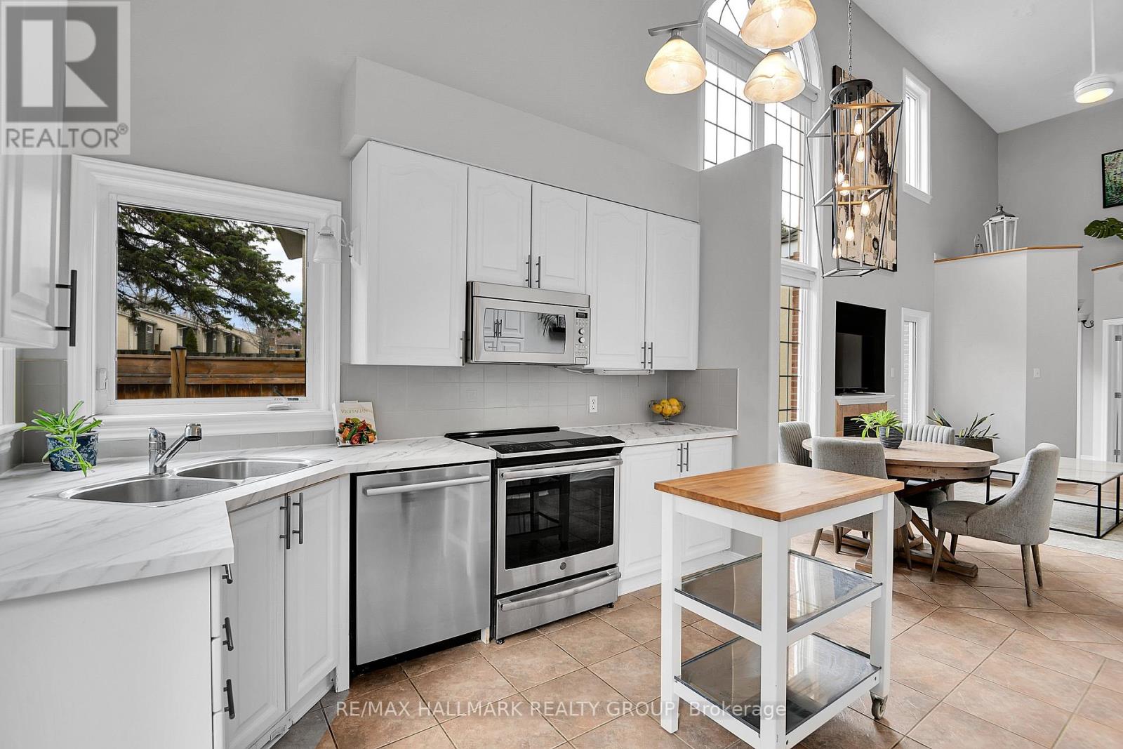 214 Laura Private, Ottawa, Ontario  K1B 1C8 - Photo 17 - X13096006