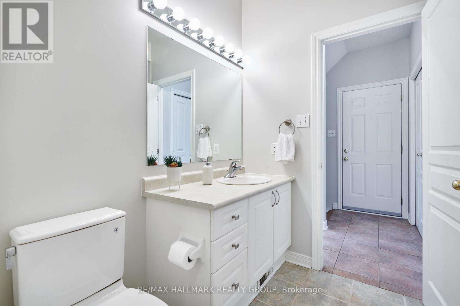 214 Laura Private, Ottawa, Ontario  K1B 1C8 - Photo 19 - X13096006