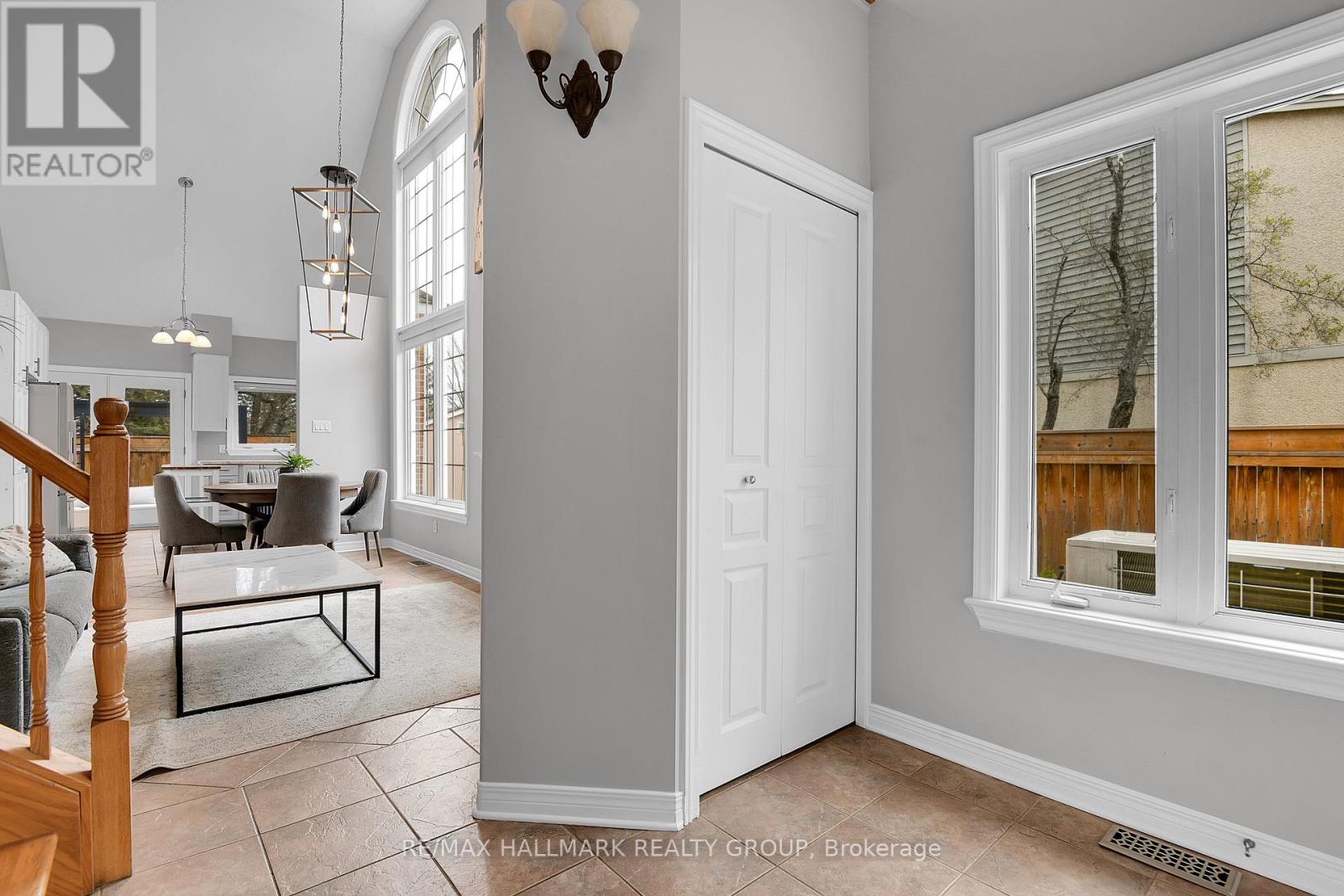 214 Laura Private, Ottawa, Ontario  K1B 1C8 - Photo 6 - X13096006