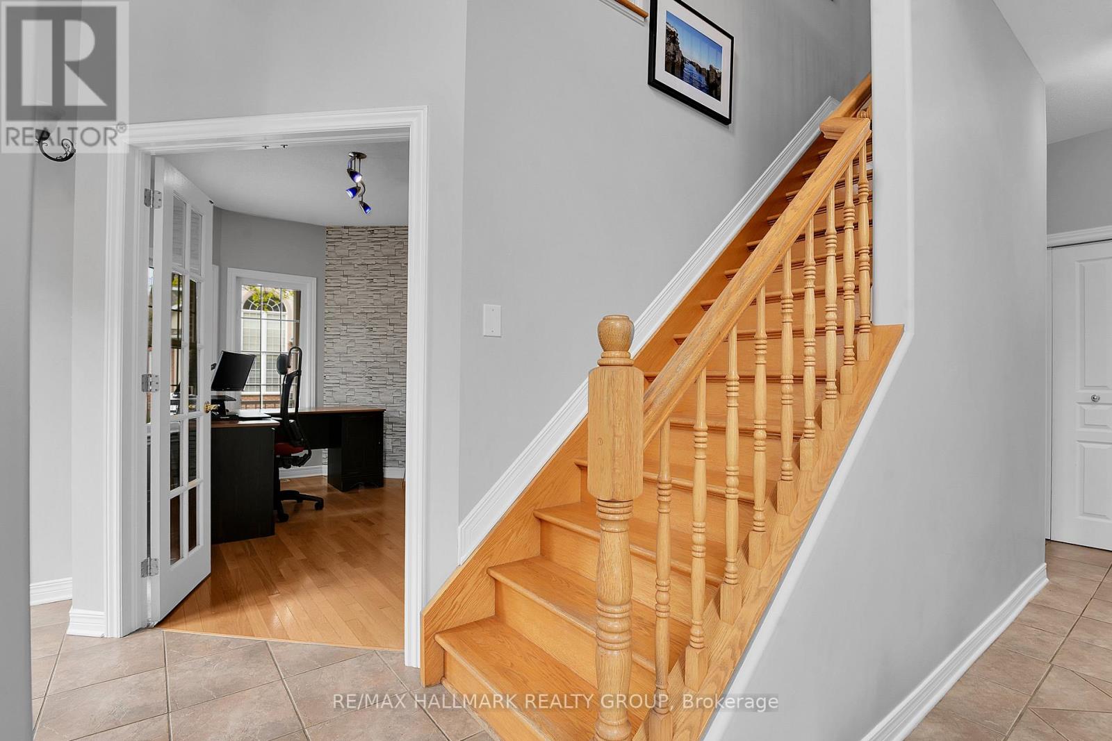 214 Laura Private, Ottawa, Ontario  K1B 1C8 - Photo 7 - X13096006