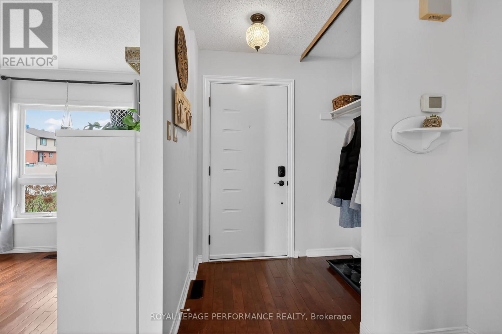2 Canbury Crescent, Ottawa, Ontario  K2G 4L4 - Photo 3 - X13096052