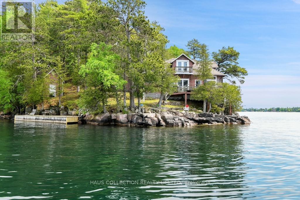 1 LITTLE GRENADIER ISLAND, Leeds and the Thousand Islands, Ontario