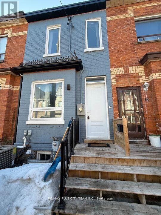 11 BADEN STREET, Toronto, Ontario