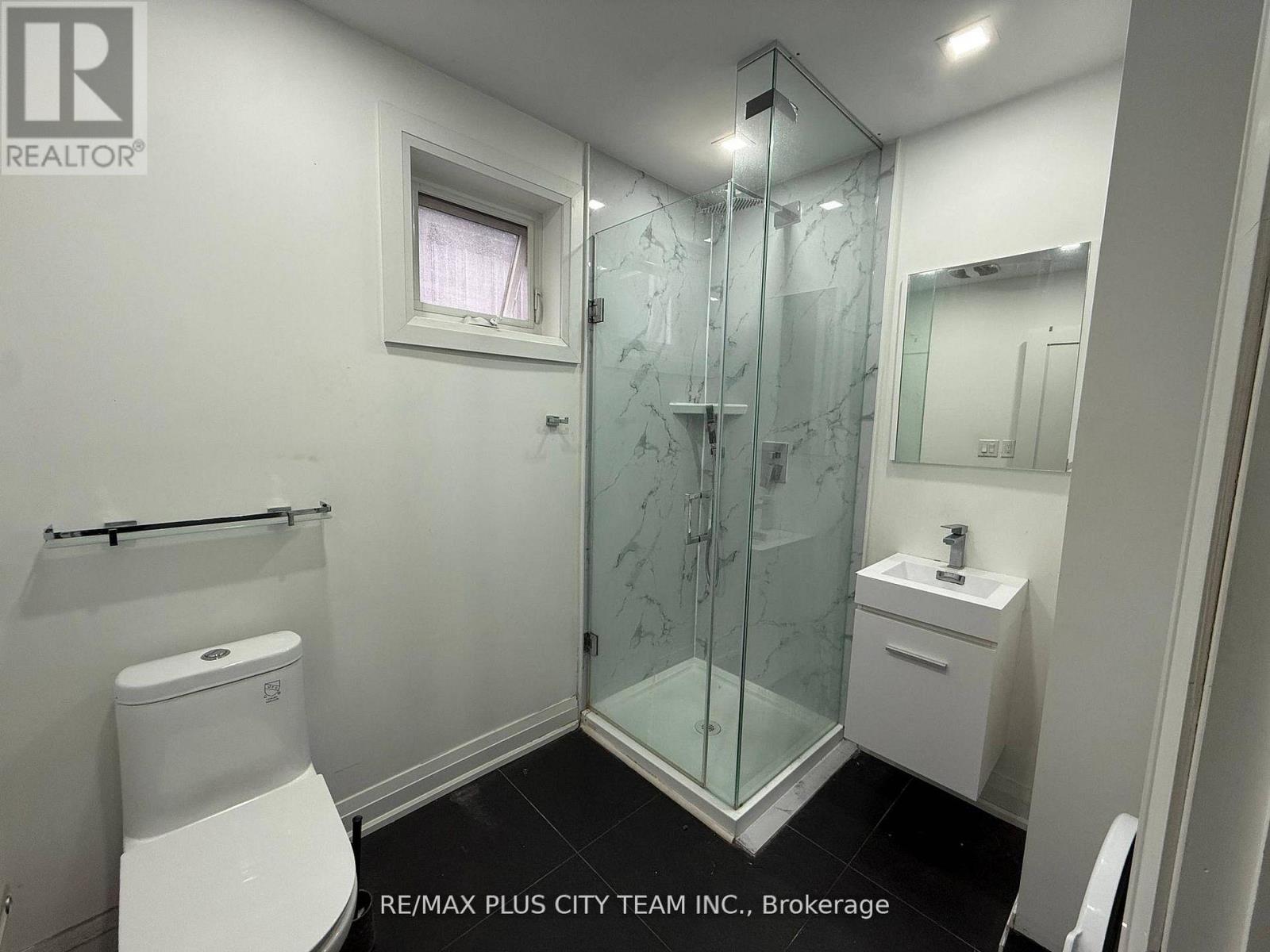 11 Baden Street, Toronto, Ontario  M6J 1Z3 - Photo 12 - C13095672