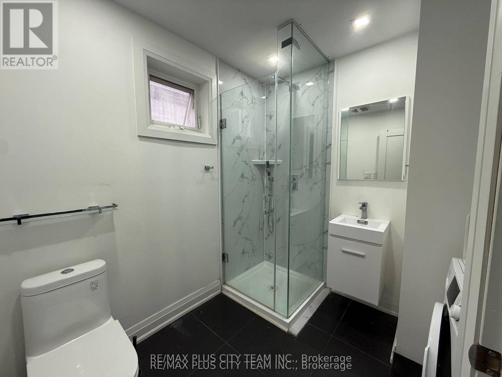 11 Baden Street, Toronto, Ontario  M6J 1Z3 - Photo 13 - C13095672