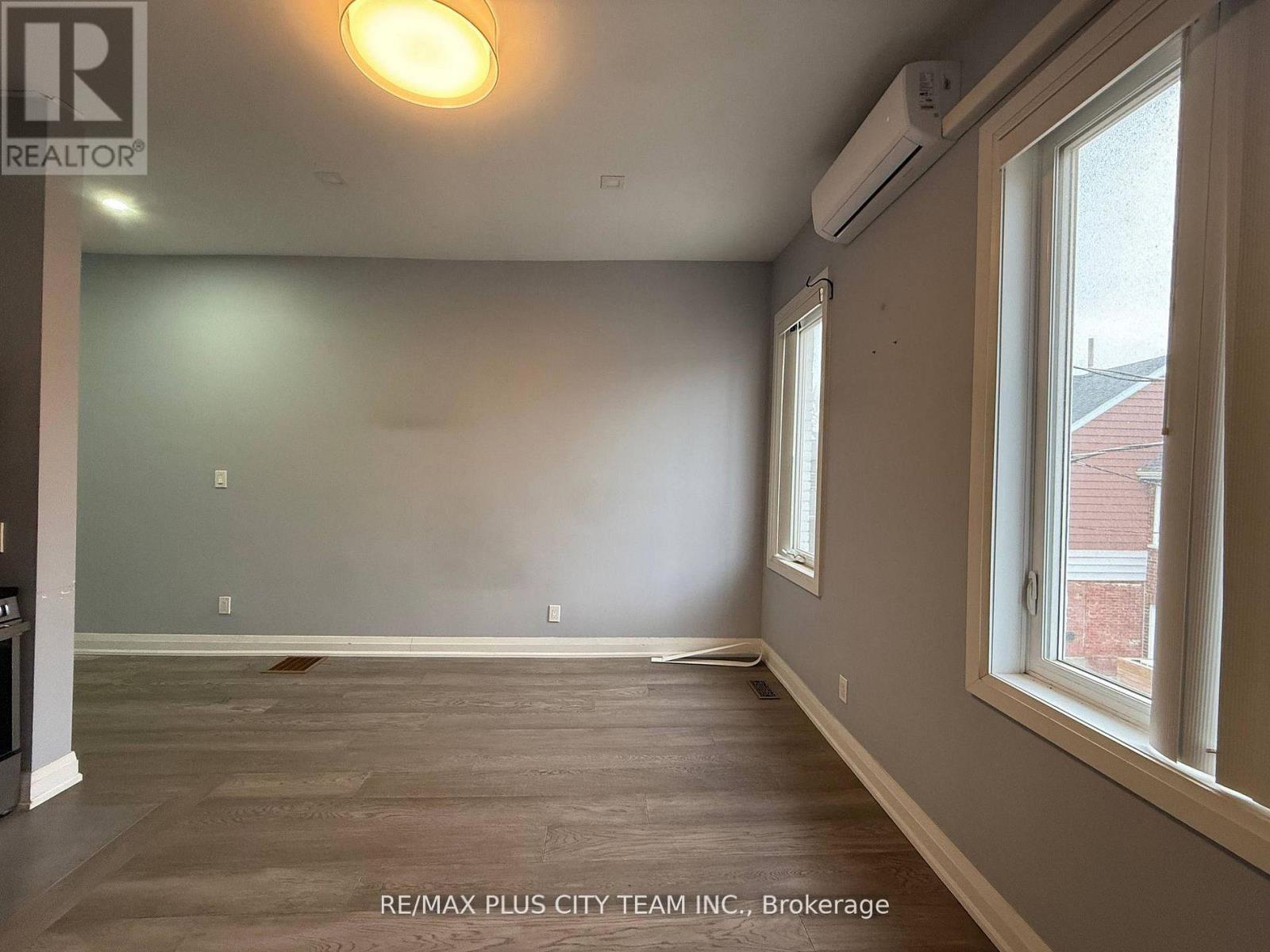 11 Baden Street, Toronto, Ontario  M6J 1Z3 - Photo 4 - C13095672