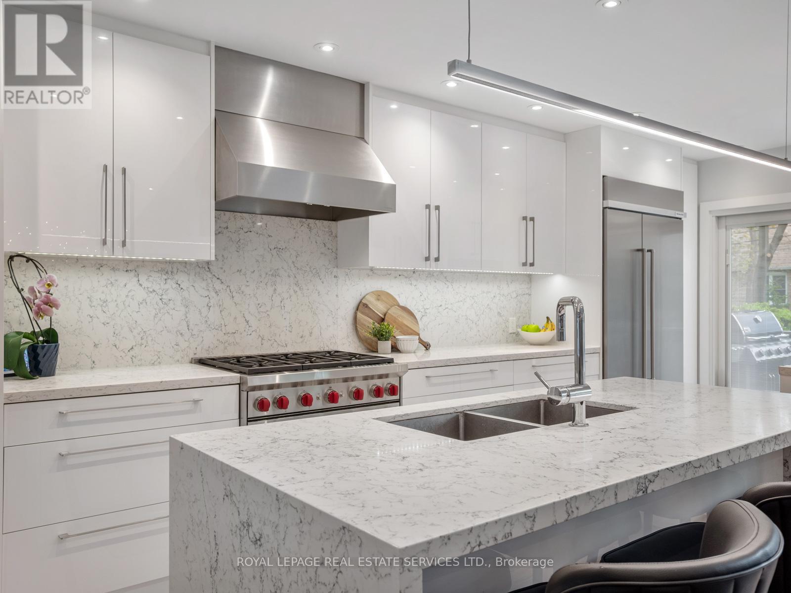 185 Glen Cedar Road, Toronto, Ontario  M6C 3G9 - Photo 10 - C13095704