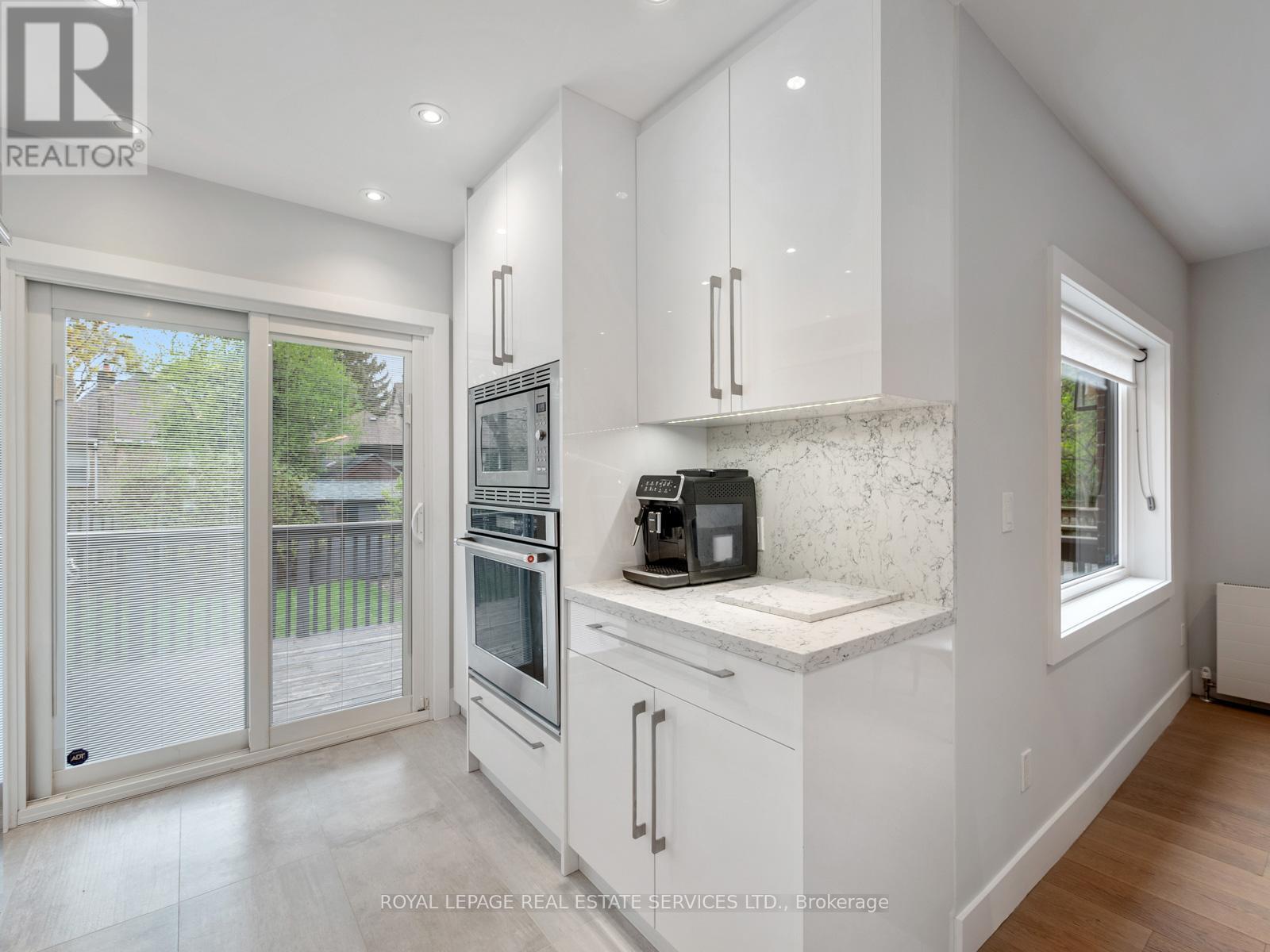 185 Glen Cedar Road, Toronto, Ontario  M6C 3G9 - Photo 14 - C13095704