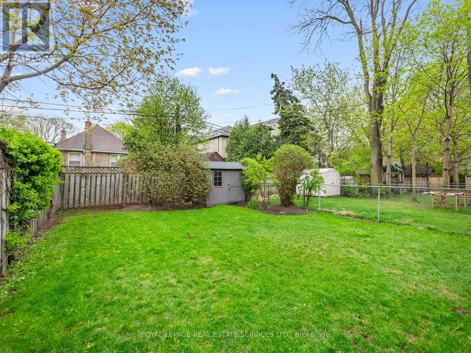 185 Glen Cedar Road, Toronto, Ontario  M6C 3G9 - Photo 35 - C13095704