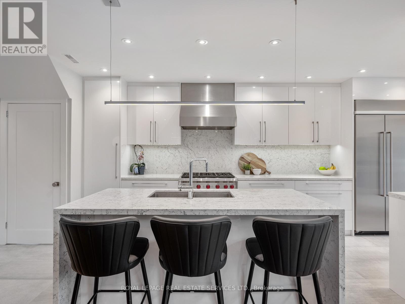 185 Glen Cedar Road, Toronto, Ontario  M6C 3G9 - Photo 9 - C13095704