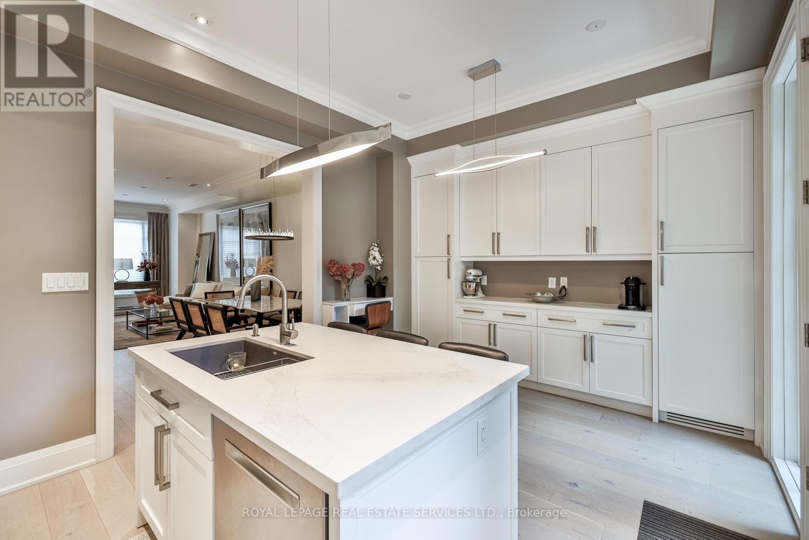 Th2 - 290 St Clair Avenue W, Toronto, Ontario  M4V 1S3 - Photo 11 - C13095732